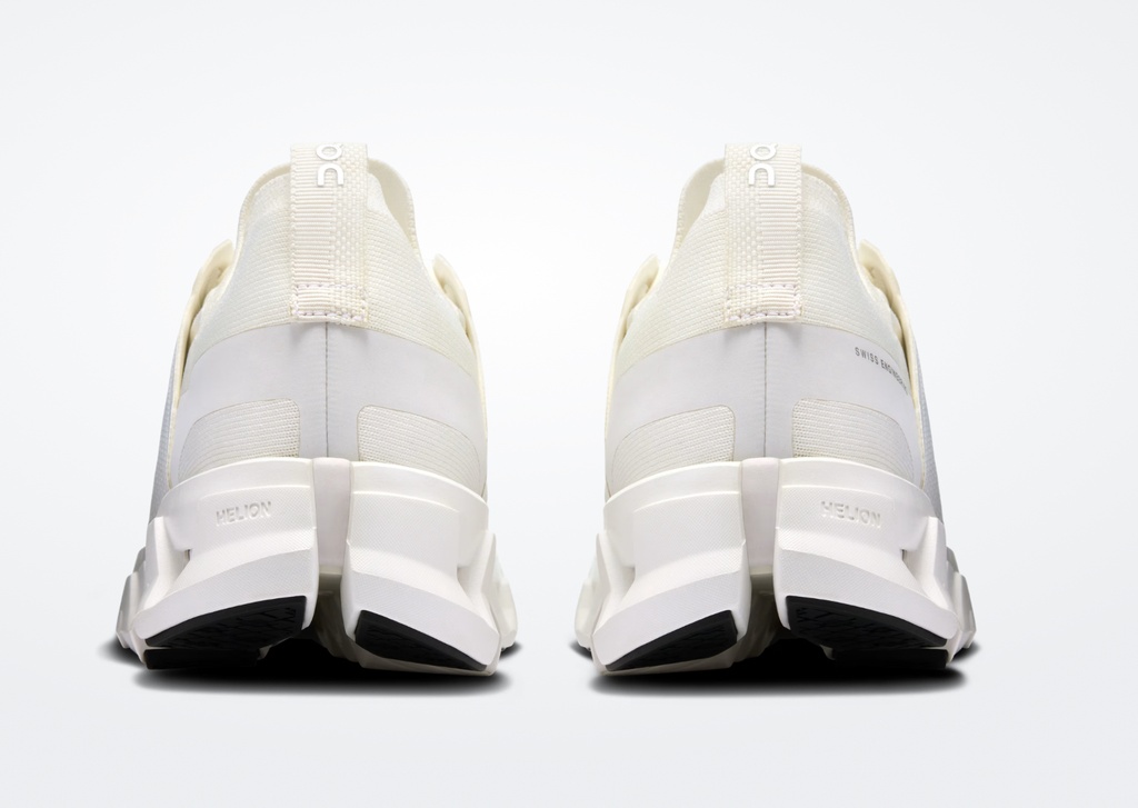 ON Cloud Swift 4 Running Shoes Male 